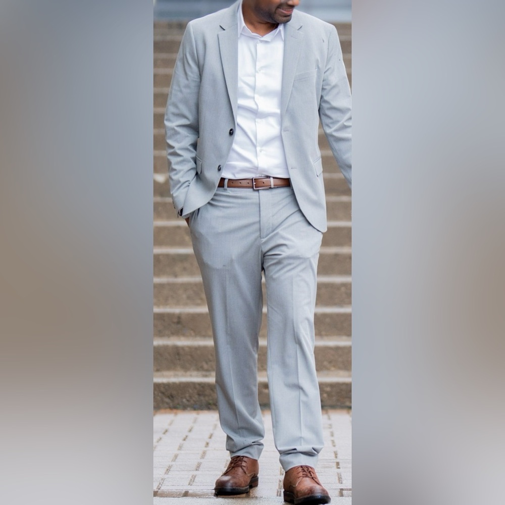 Mango Man’s Collection: Light Gray: Two-Piece Suit - Modern Tailored Style